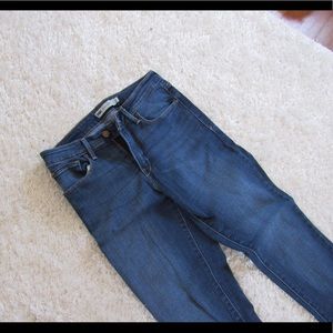 Levi’s Mid Rise Skinny